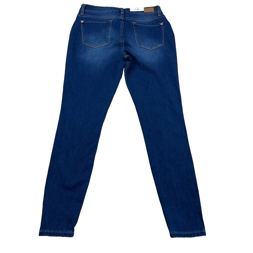 Judy Blue includes item